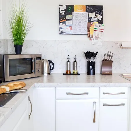 Apartment Auszeit Apartment: Downtown Harbor Retreat With Fast Internet *