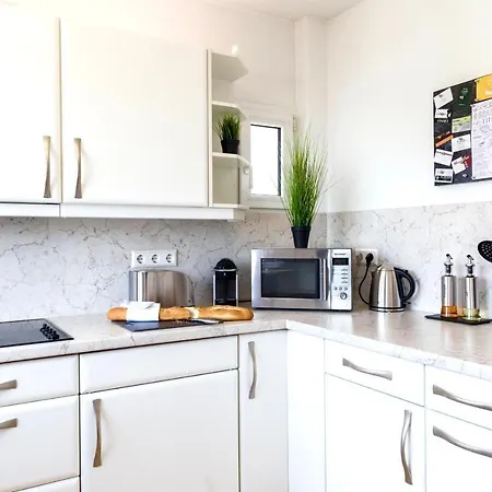 Auszeit Apartment: Downtown Harbor Retreat With Fast Internet