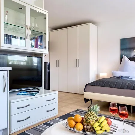 Apartment Auszeit Apartment: Downtown Harbor Retreat With Fast Internet